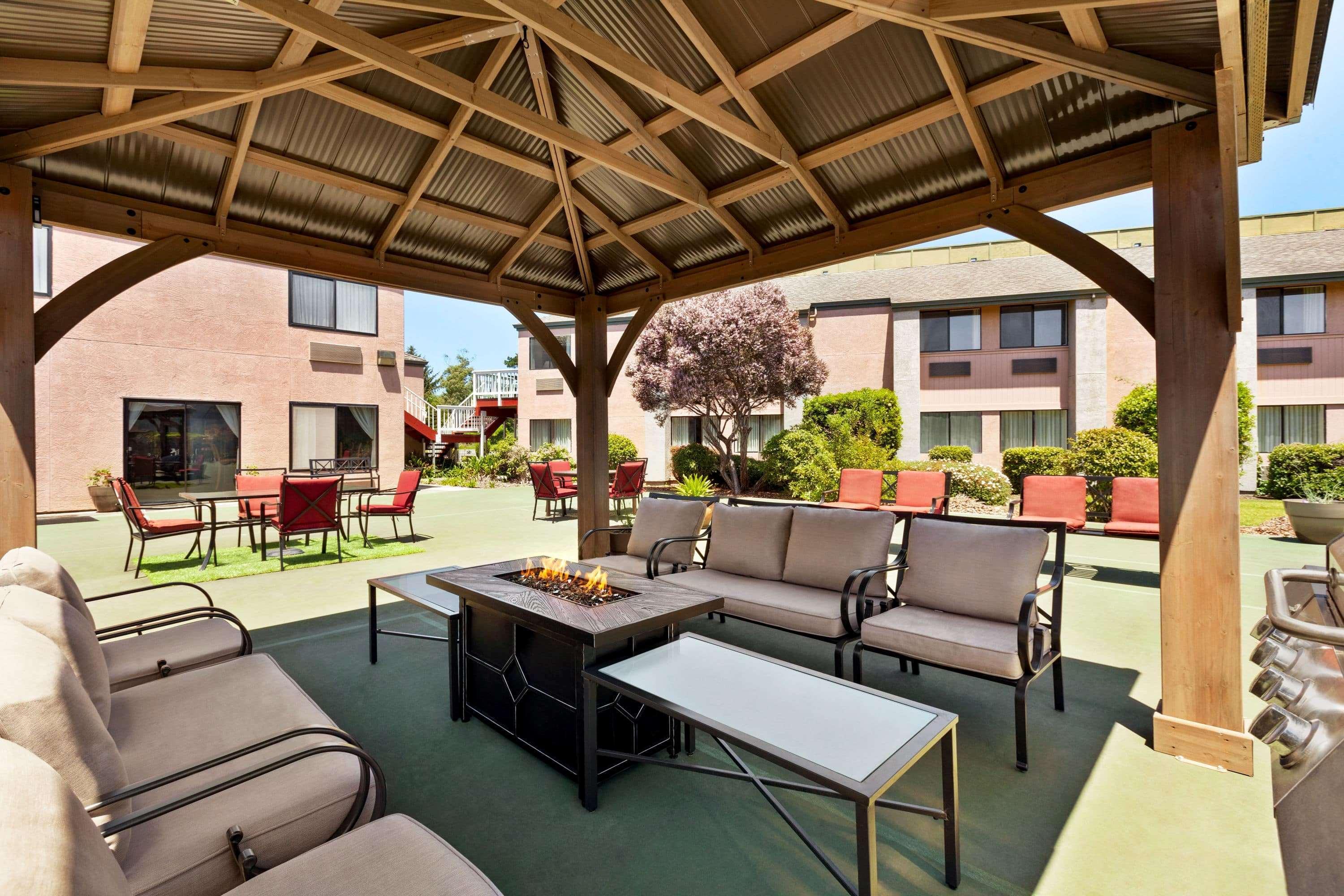 Ramada By Wyndham Arcata Hotel Exterior foto